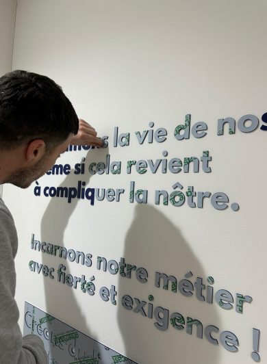 Signalétique, vitrophanie et toile sur-mesure