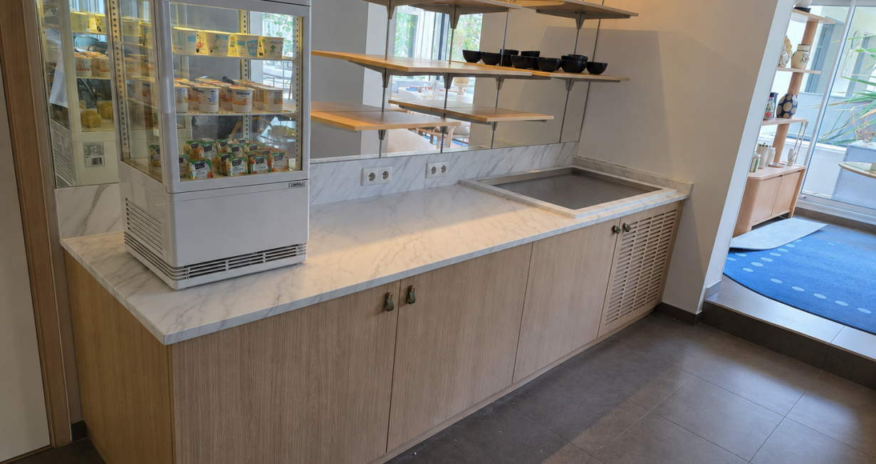Covering d'ascenseurs et de mobilier hôtelier
