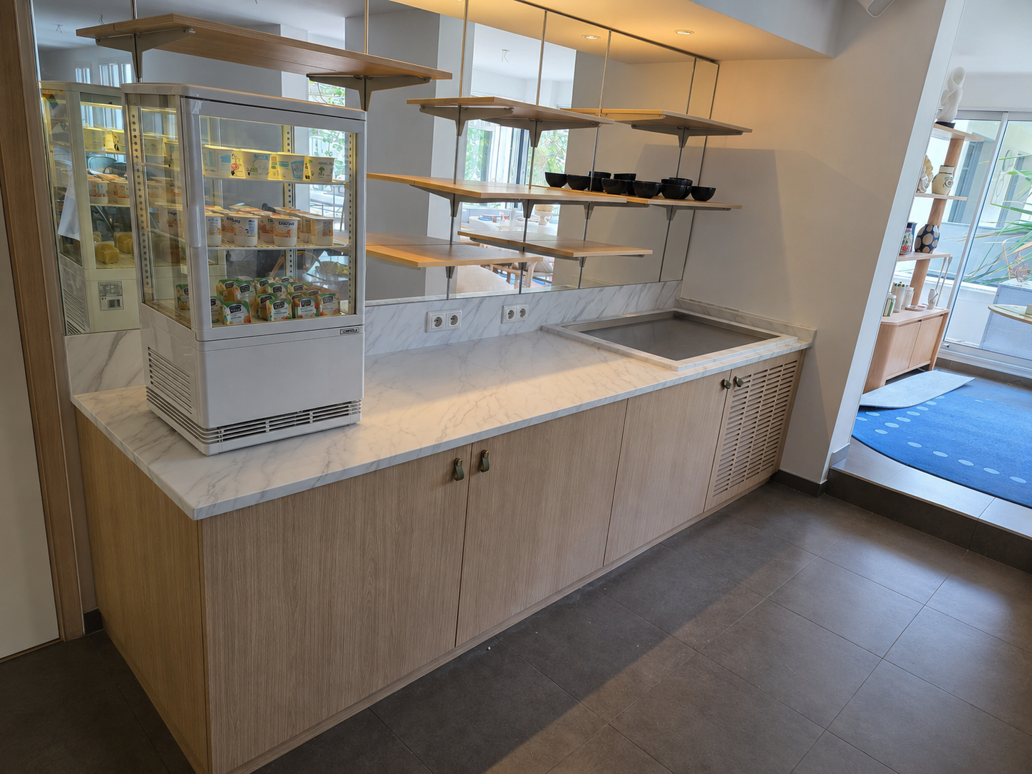 Covering d'ascenseurs et de mobilier hôtelier